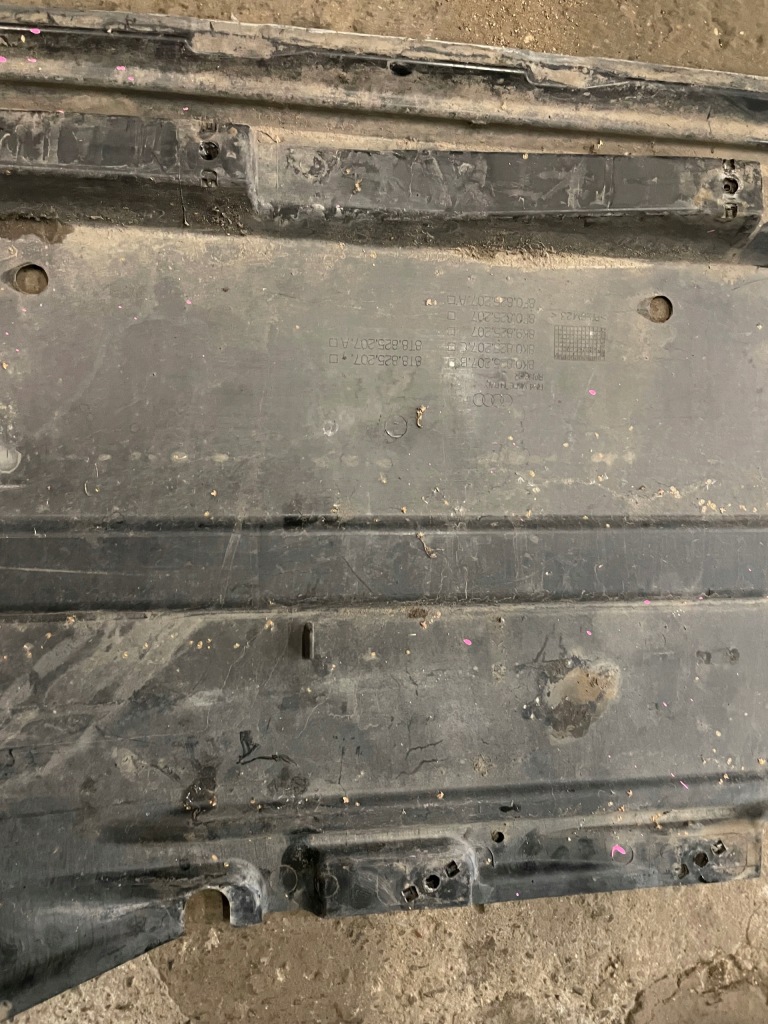 Audi a4 b8 a5 накладка плита пол подвеска левая Недорого