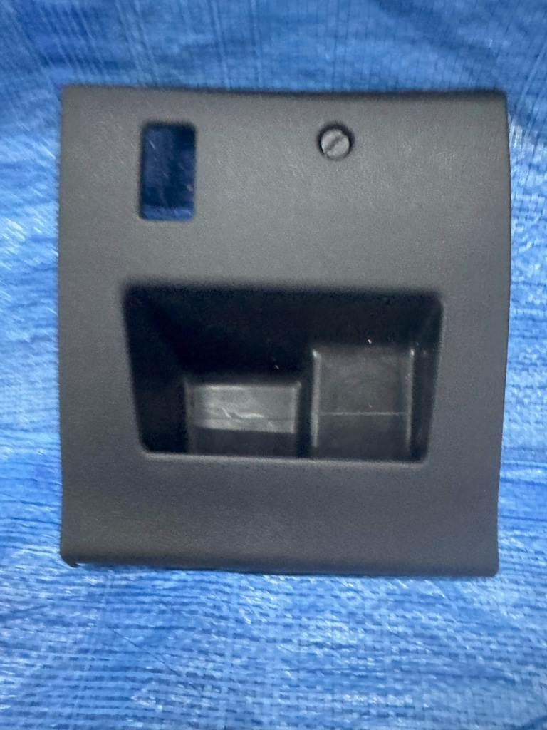 фото №1, Крышка защита консоли peugeot rcz ym14206677