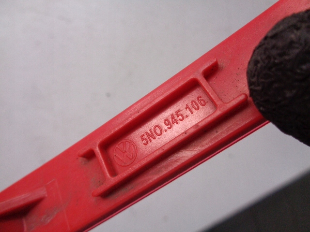 фото №4, Отражатель бампера правый задняя vw tiguan i fl 15 r