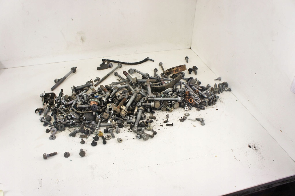 фото №1, Me236 skoda scala болти гайки прокладки 13kg