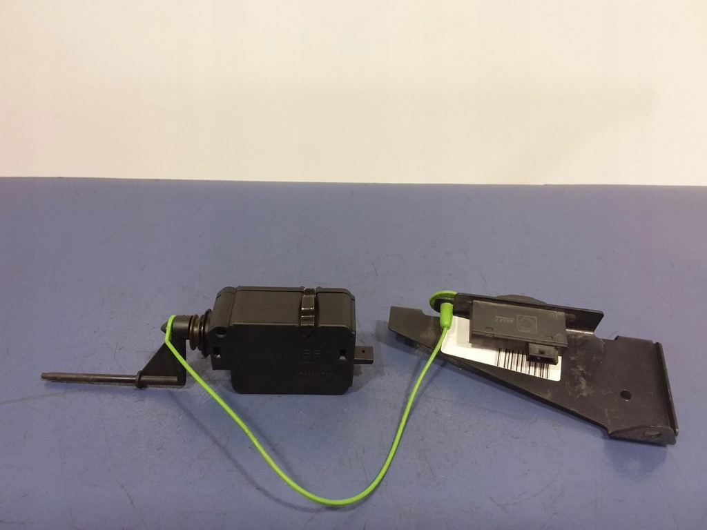 фото №4, Bmw 7 e65 e66 привод крышка топлива 6923972