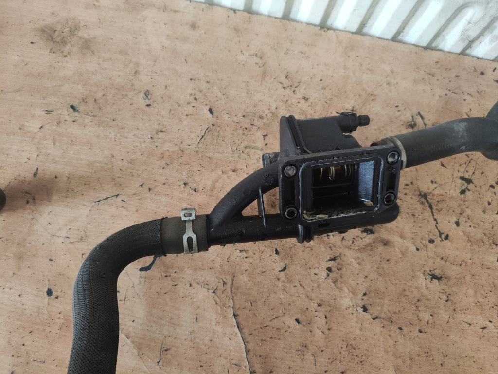 фото №1, Peugeot 206+ 1.4 hdi 8hz корпус термостата