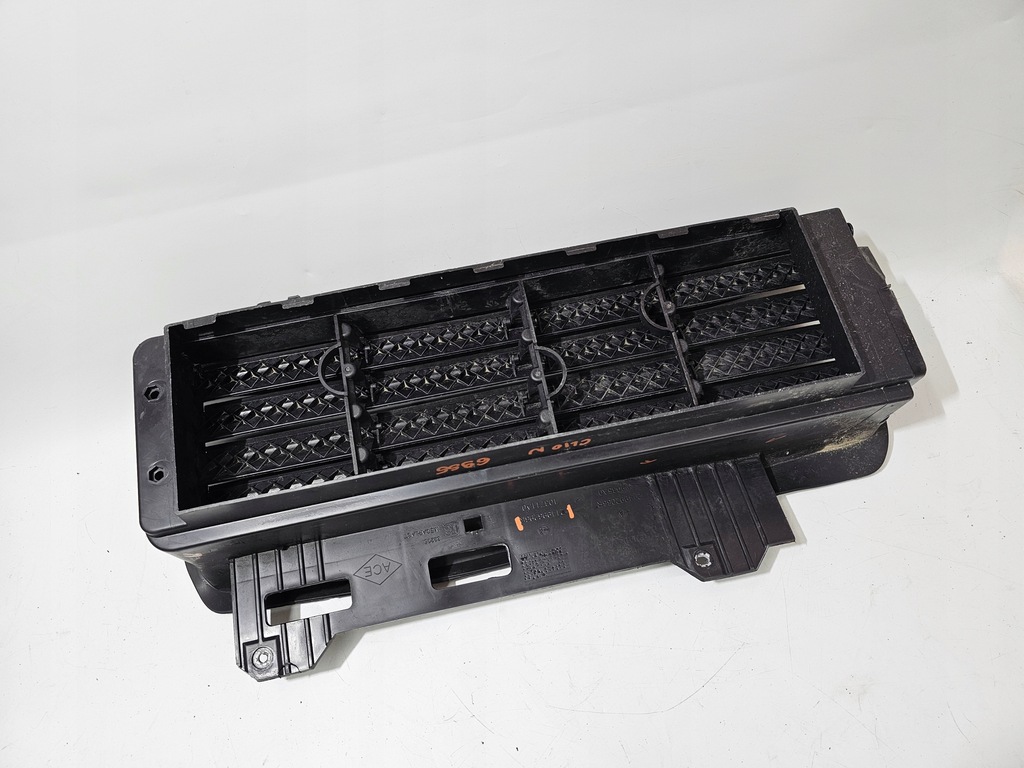 фото №10, Воздуховод воздуха жалюзи renault clio iv 12-19 #6955