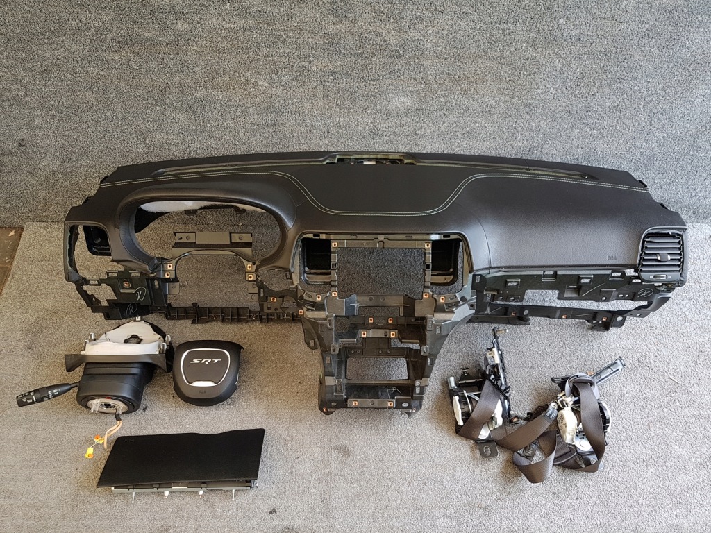 фото №1, Jeep grand cherokee srt wk2 18-приборная панель консоль подушка безопасности