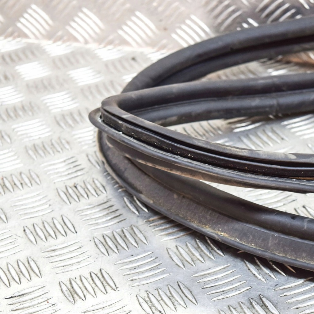 фото №5, Renault zoe 2015 резиновый прокладка багажника заднего / na кузов