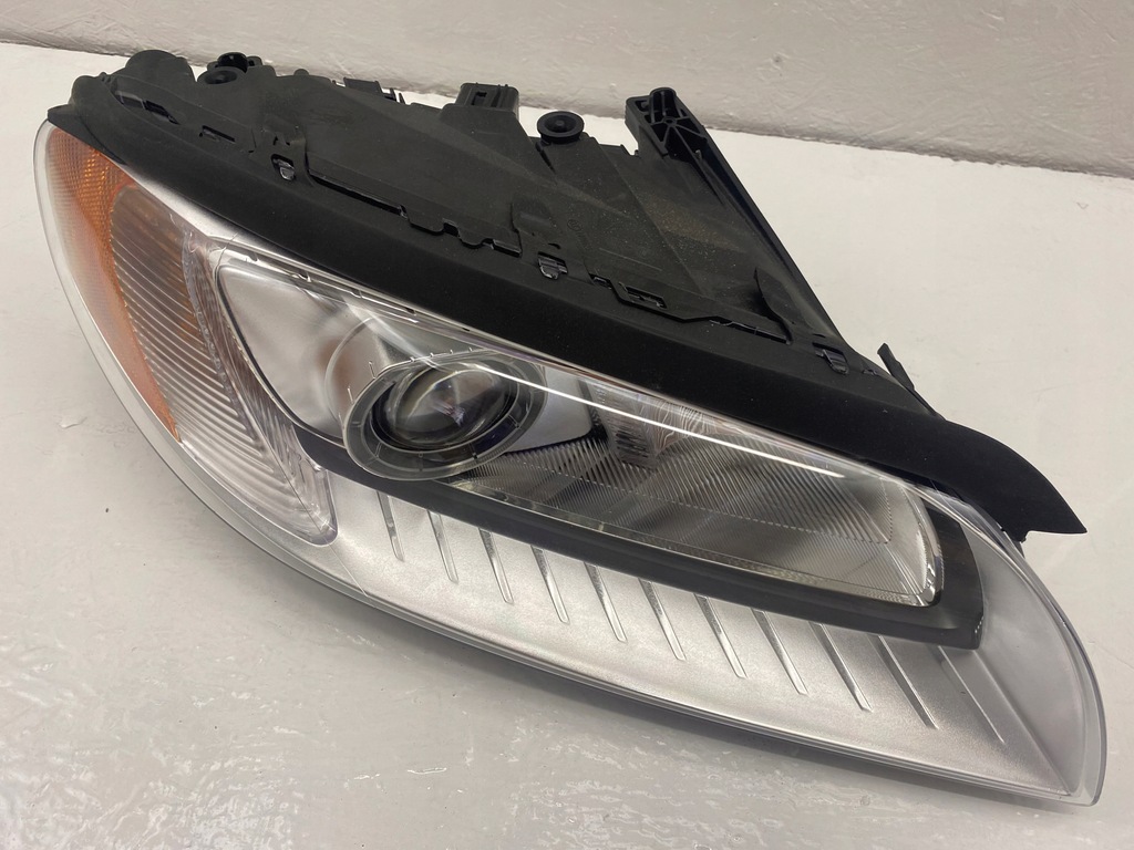 фото №13, Volvo s80 v70 xc70 лампа права ксенон ні skr