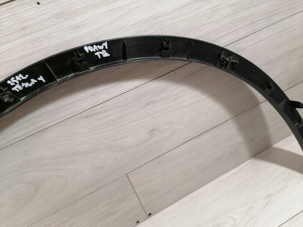 фото №9, Tesla y молдинг крыло правый задняя 1658694-00-a