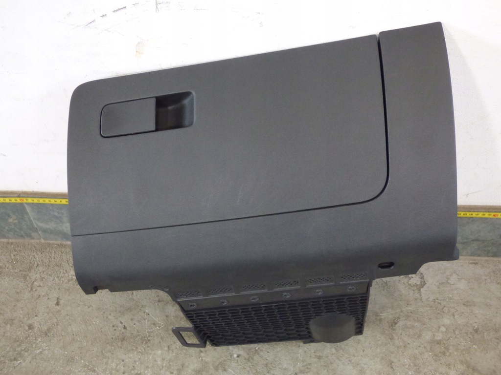 фото №1, Бардачок пассажира 5jb857097e europa skoda rapid