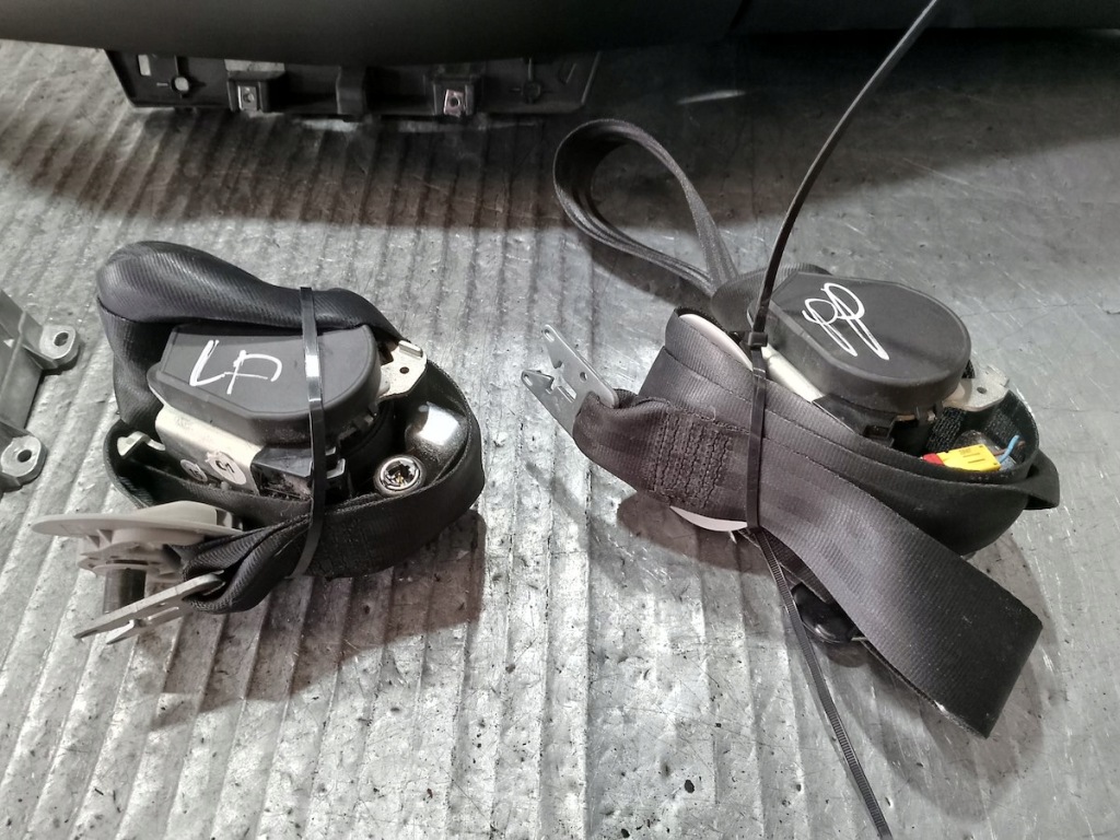 фото №6, Панель приладів приладова, консоль подушки безпеки датчик renault laguna iii 681000004r