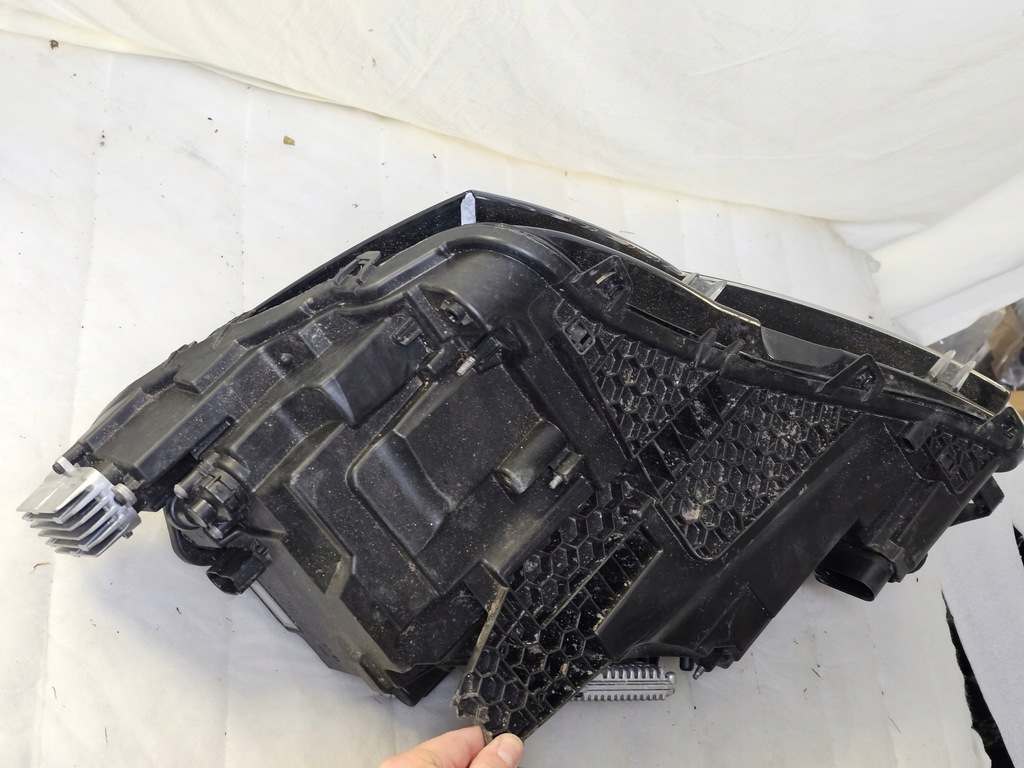 фото №14, Лампа фара правая правый перед ксенон skoda superb 3 iii full led r217