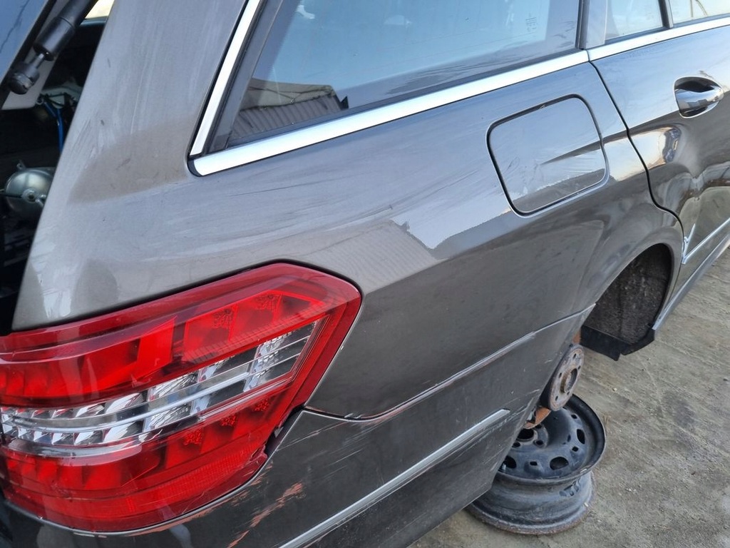 фото №1, Mercedes w212 четверть правая задняя задняя 963