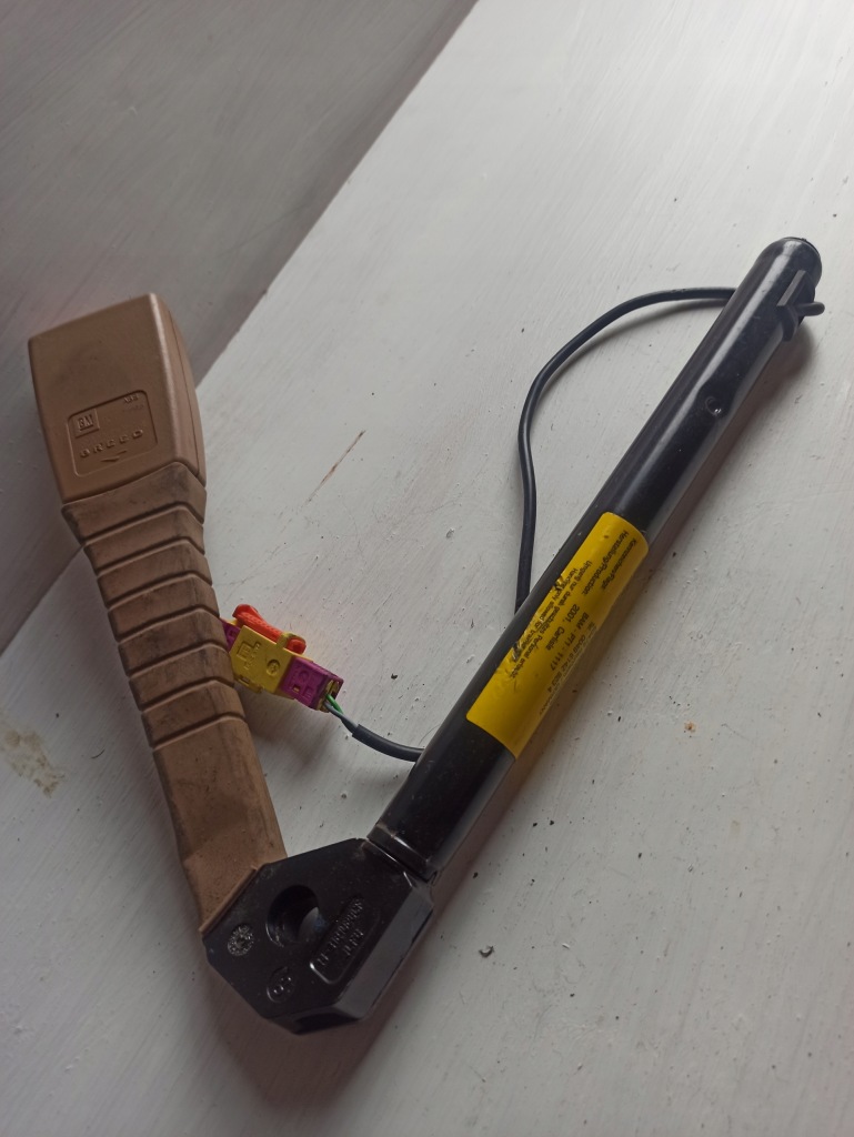 фото №1, Opel signum натягувач поперечина правий перед бежевий 13127950f