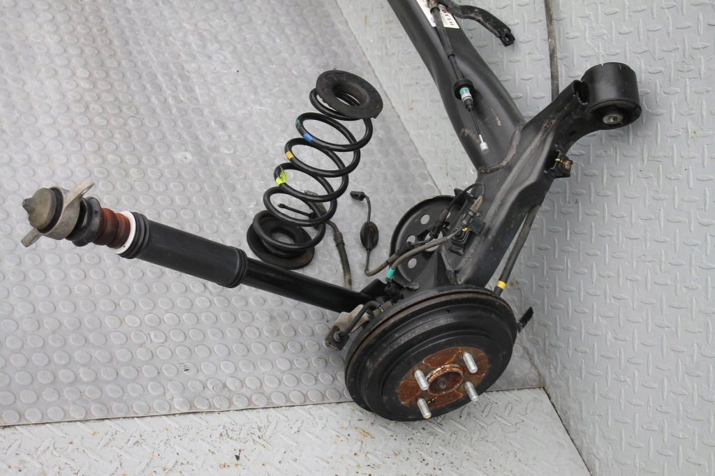 Балка вісь  підвіска задній комплектна гальмівні барабани 55100-h8000 kia rio iv hb 17- Зі Шроту