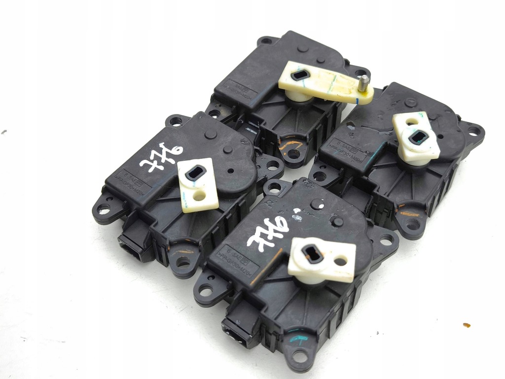 фото №10, Infiniti q50 2017 комплект моторчик отопителя