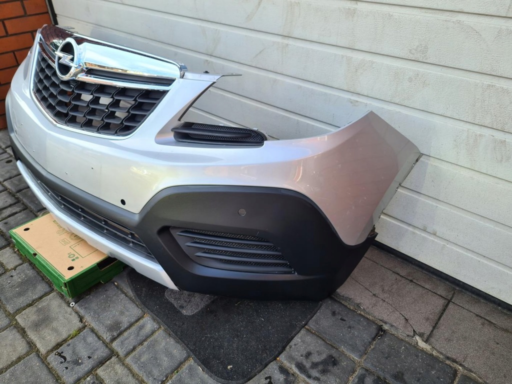 Opel mokka a 2012-2015 год бампер перед решётка  95350353 Доставка