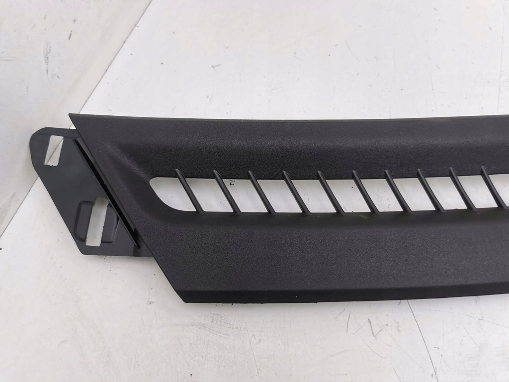 фото №10, Jeep cherokee 2015 форсунки / решётки обдув панели приборной панели