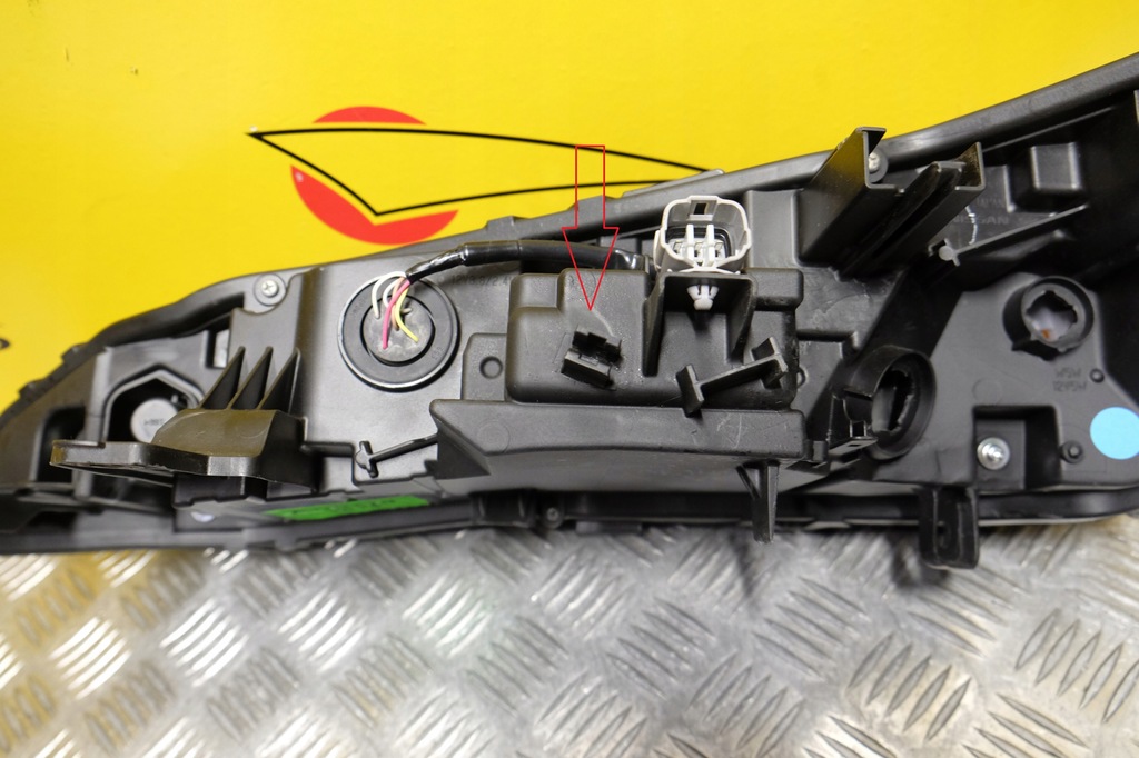 фото №11, Nissan x-trail rogue 2021- фара лампа drl led r usa