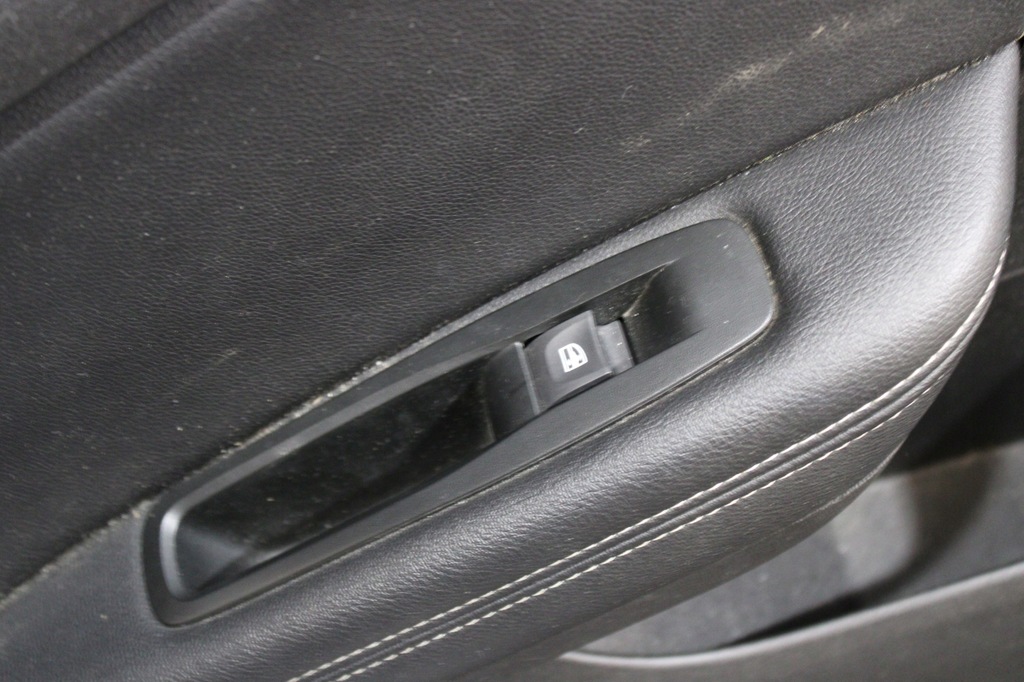 фото №6, Обивка обшивка дверь левый задняя renault megane iv 4 kombi