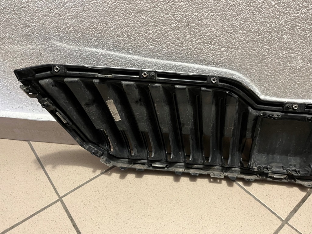 Решётка радиатора решётка решётка радиатора бампера skoda superb iii 3 15- 3v0853653b Доставка