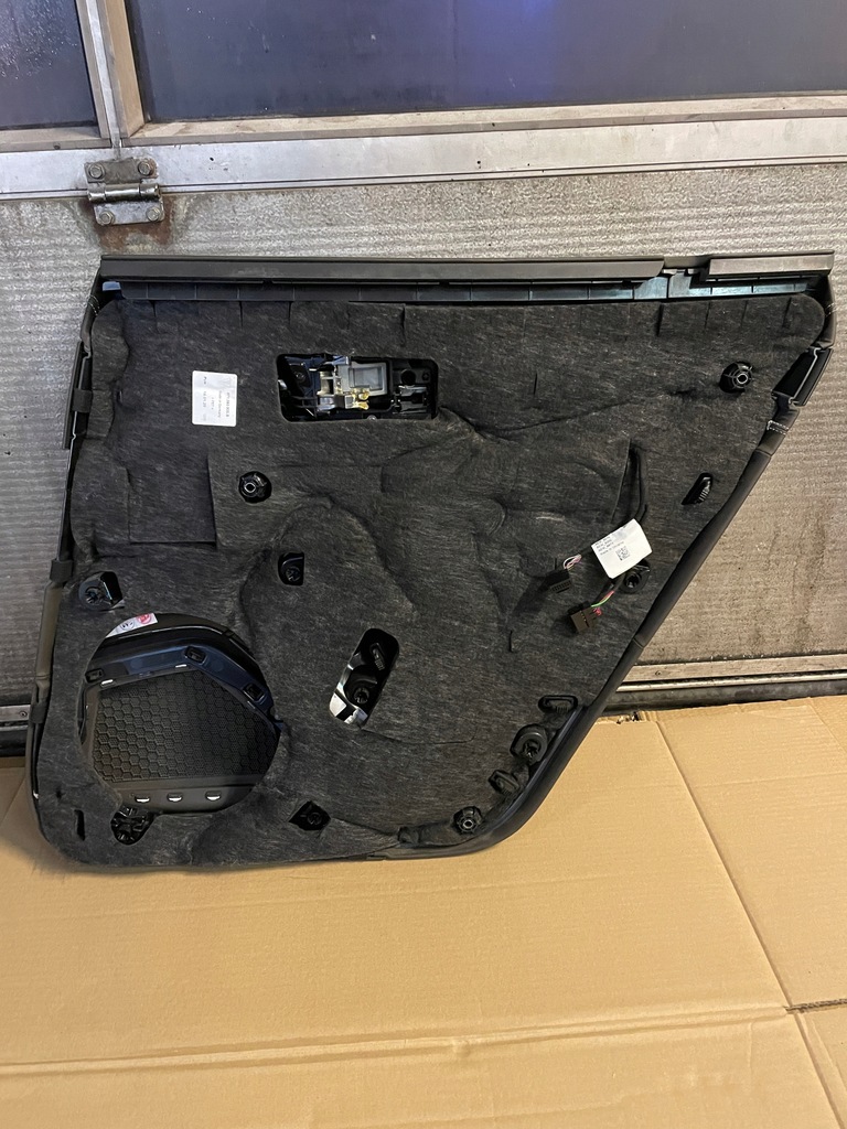 фото №5, Porsche panamera 971 обшивка дверь левый задний