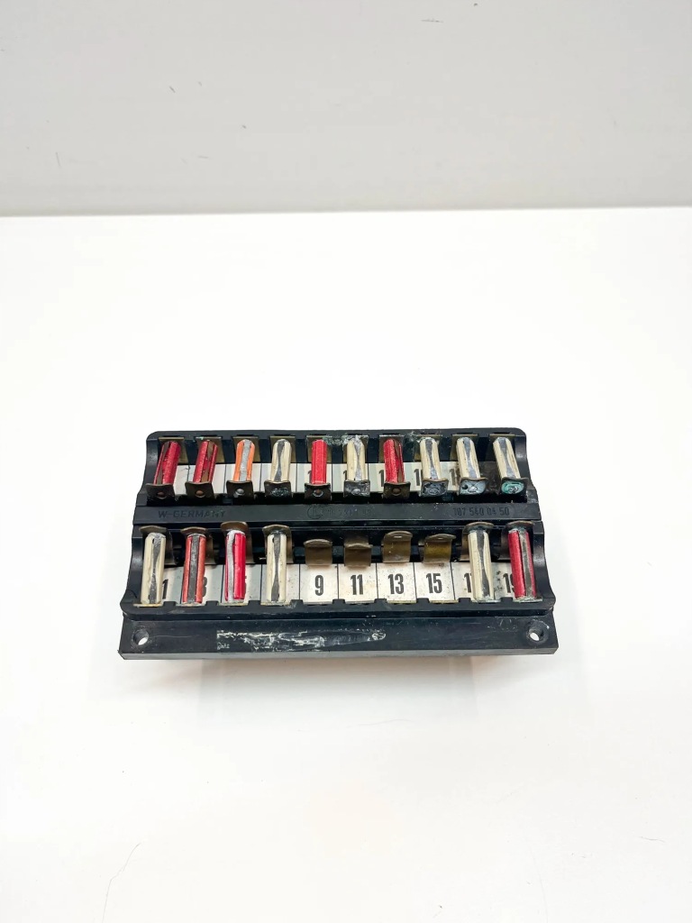 Купить Коробка предохранителей mercedes-benz sl r107 a1075400450 33117377 3.8l