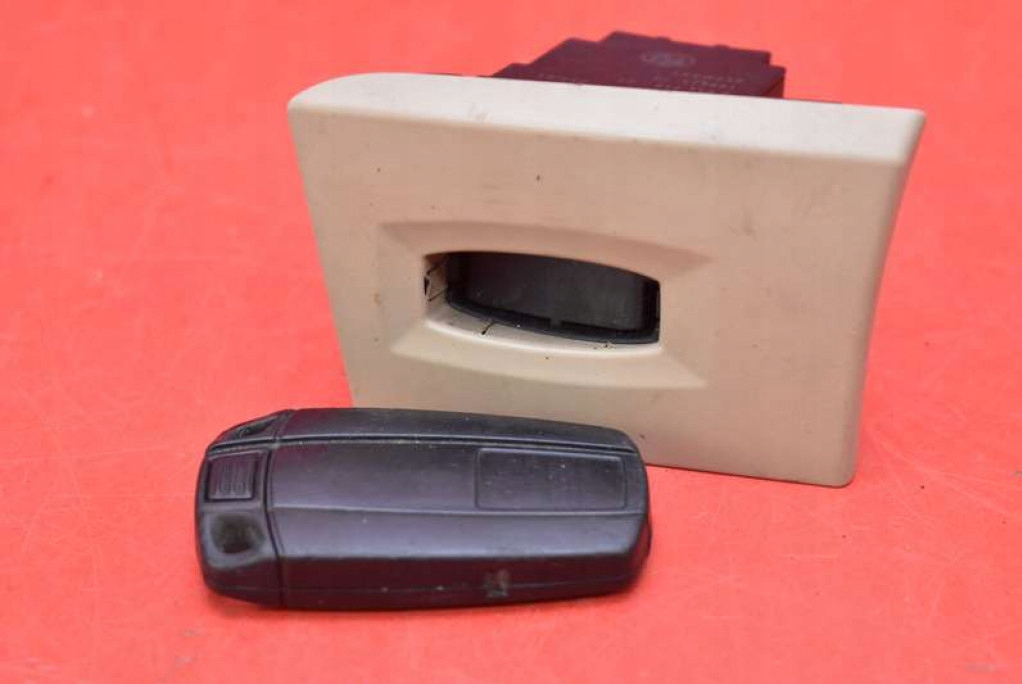 фото №11, Замок запалювання ключ кнопка 6954719-07 bmw e90 e91 2.0 d 163 km 04-10