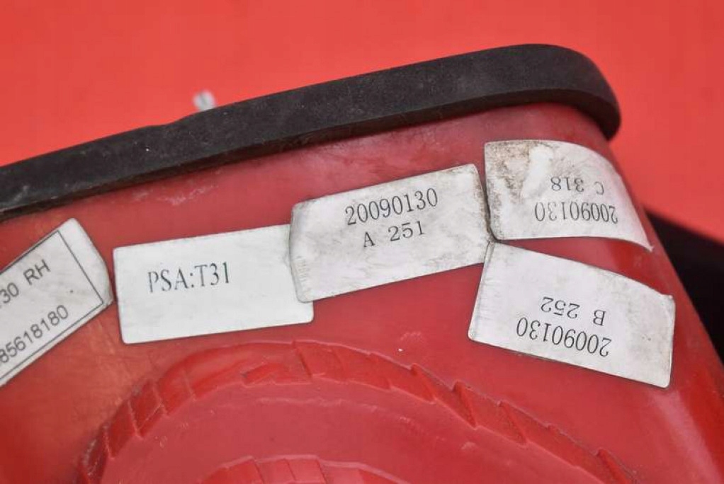 фото №10, Лампа права задня задня 11-8057r peugeot 206 plus 3d 09-13