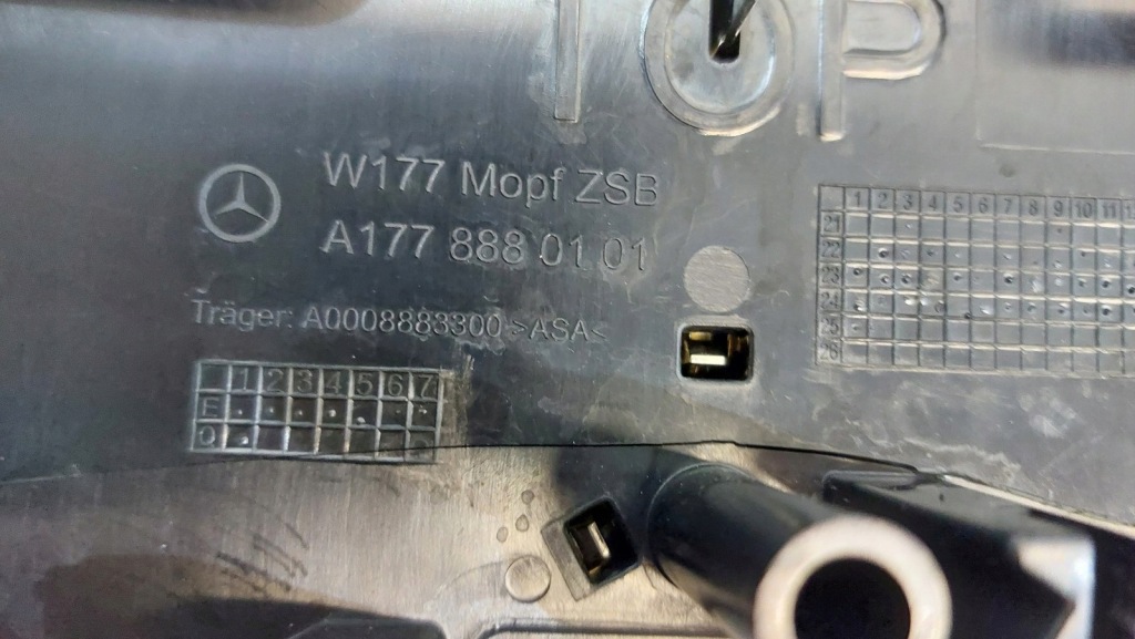 Решітка радіатора решітка радіатора рамка значок mercedes cla w118 c118 lift amg a1188883800 в Україні