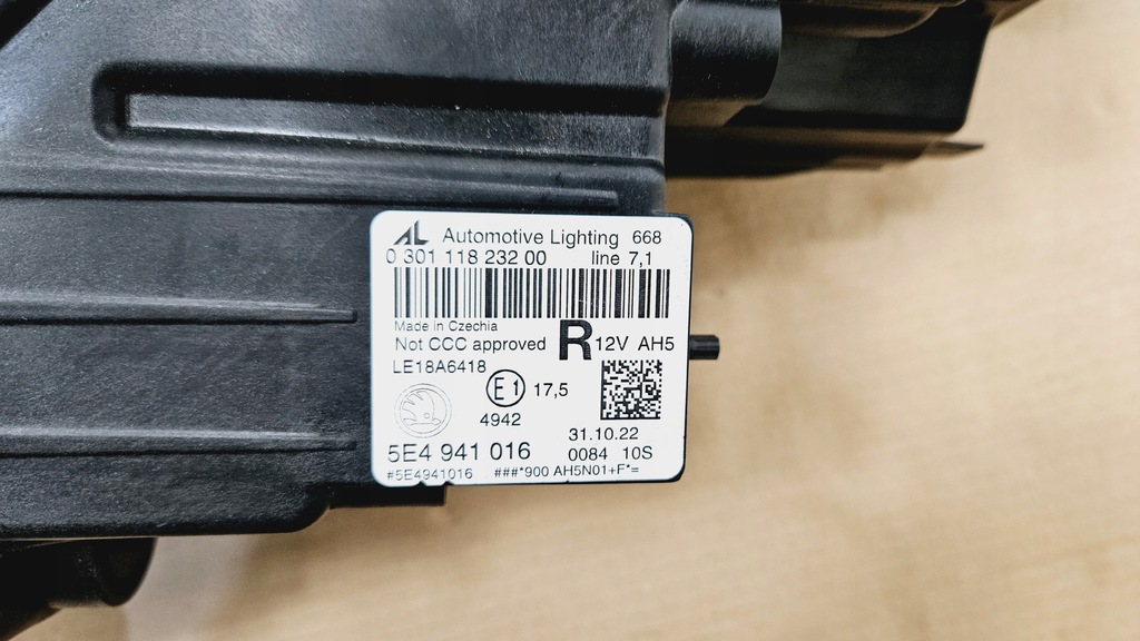 фото №9, Лампа перед права skoda octavia iv full led 5e4