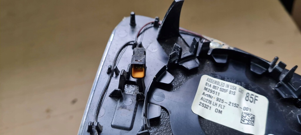 Q3 83a вкладыш зеркала стекло фотохромный левое  перед 81a857535f Оригинал