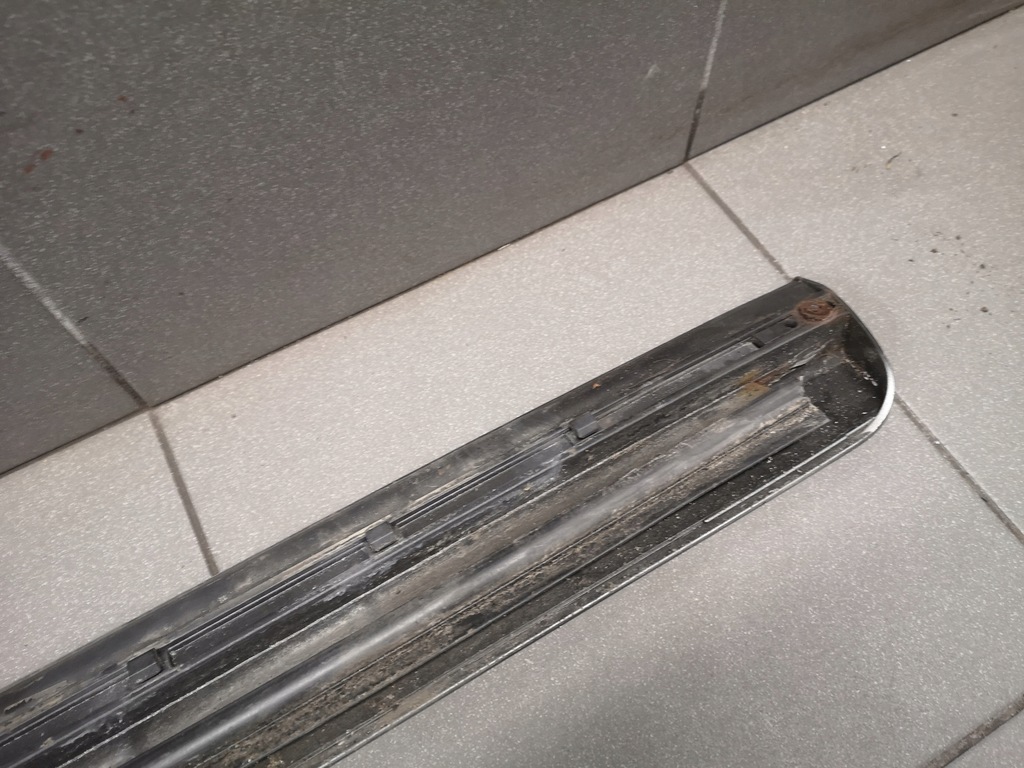 фото №10, Молдинг дверь правый перед audi a8 d3 odstaje