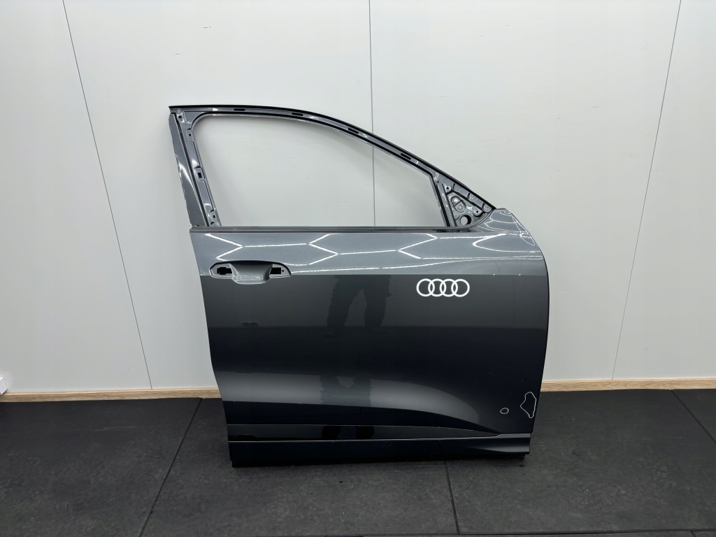 фото №1, Audi q6 e-tron etron 85h дверь правое передние перед