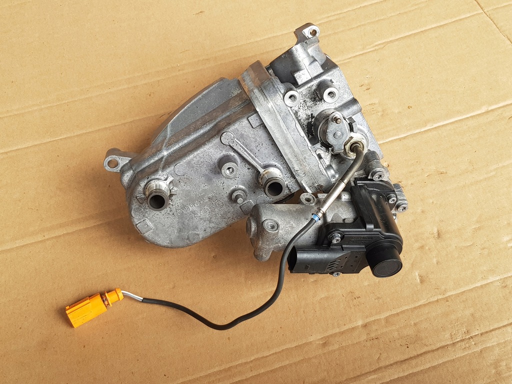 фото №1, Радиатор выхлопных газов + клапан egr / - 2.7 tdi 3.0 tdi - cgk - cdy - ccw - can