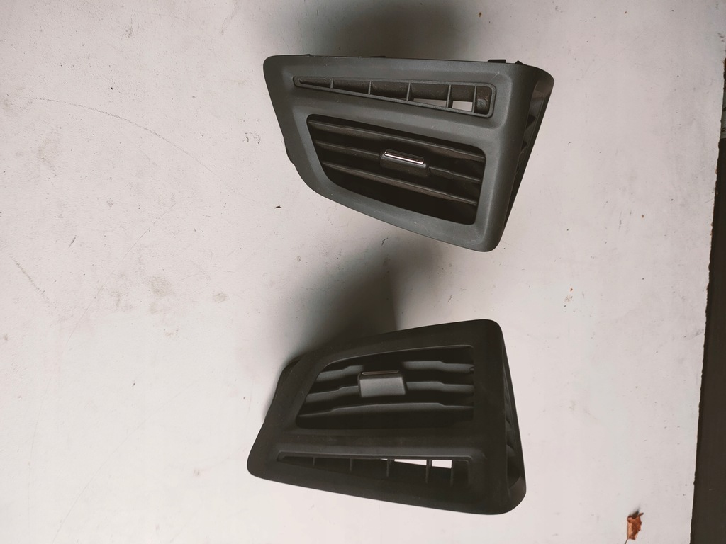 фото №1, Ford connect mk2 решётка обдув правая dt11v018b08aew