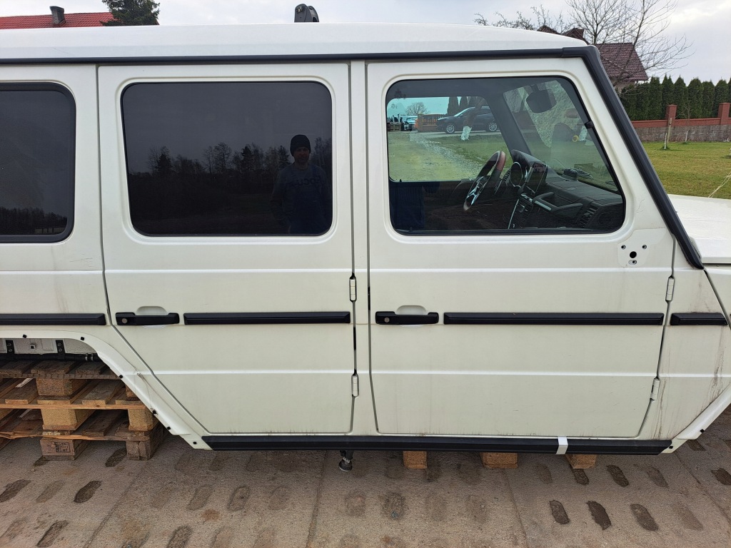 Mercedes g klasa 463 рестайлінг  двері праве перед 048 Доставка