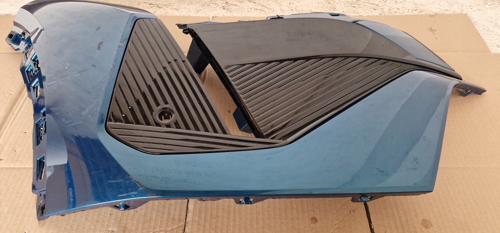 Правий кутик бампера перед 408 gt peugeot Недорого