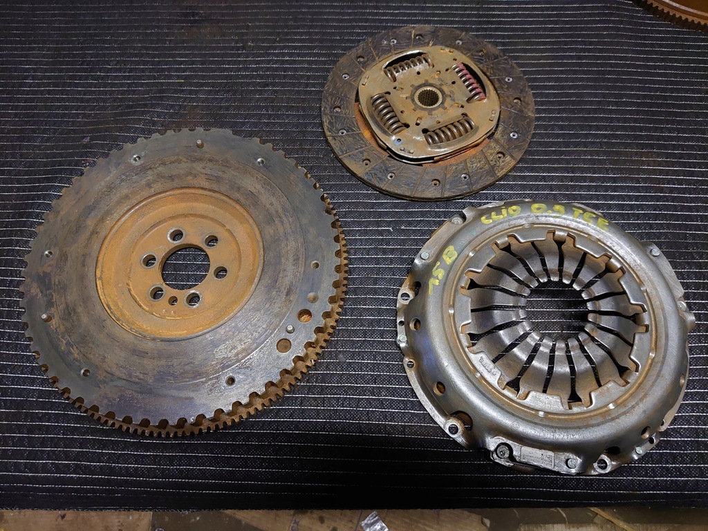 фото №1, Сцепление колесо маховик прижим диск renault clio iv 0.9 tce 302101221r