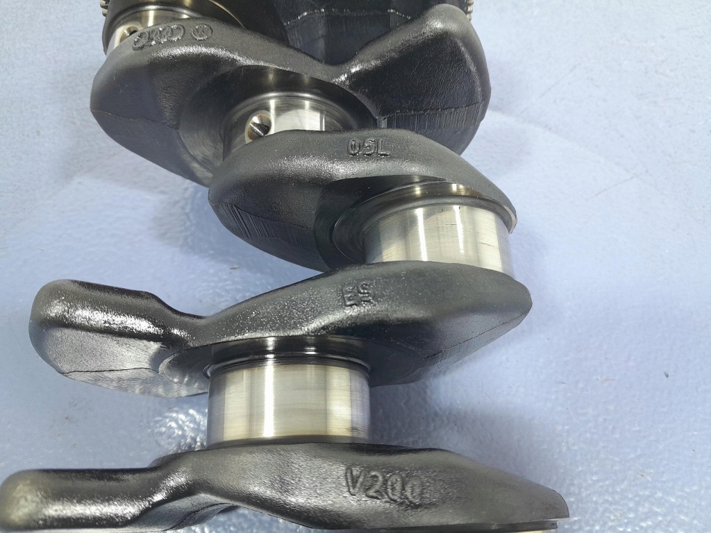 Audi a6 c8 2.0 hyb 163 km dezd wał коленчатый 04l105263d в Украине