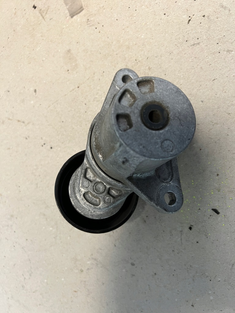 фото №3, Hyundai i20 1.1 crdi натяжитель ремень ролик