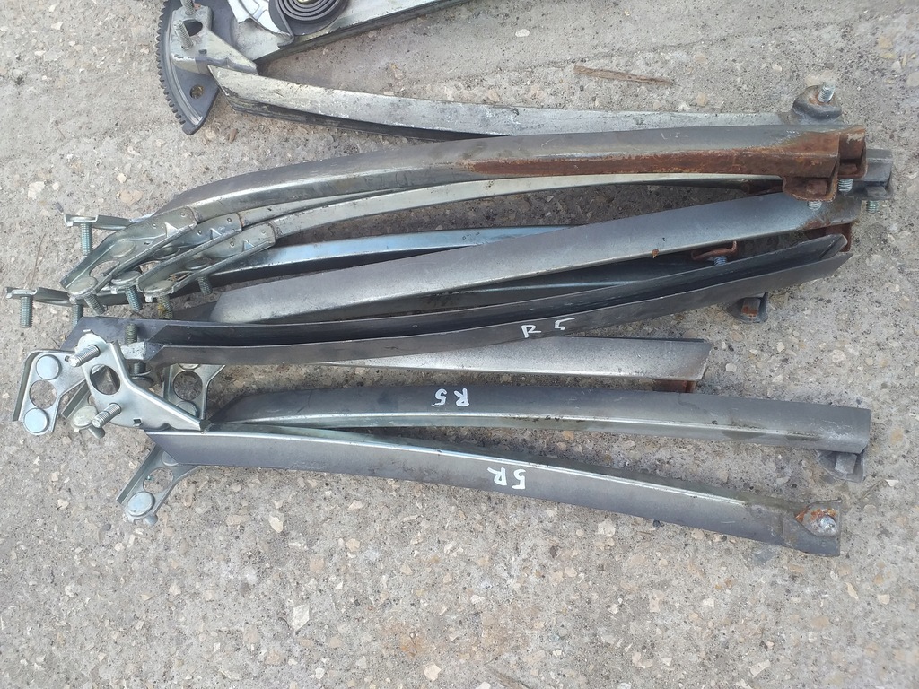 фото №1, Toyota celica v 5 направляющая механизм стекло дверь