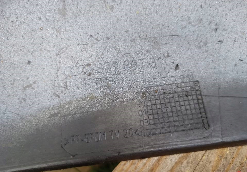 фото №10, Audi s4 a4 b5 avant kombi бампер задний задняя оригинал балка 8d9807311