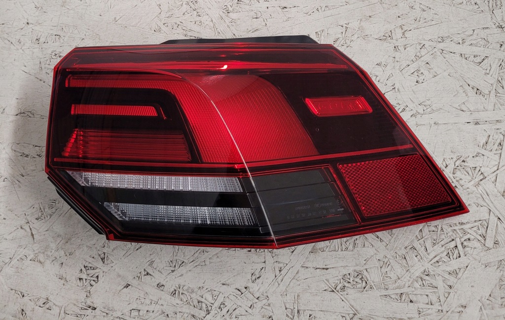 фото №1, Volkswagen оригинальный номер 5h0945096c лампа задняя led