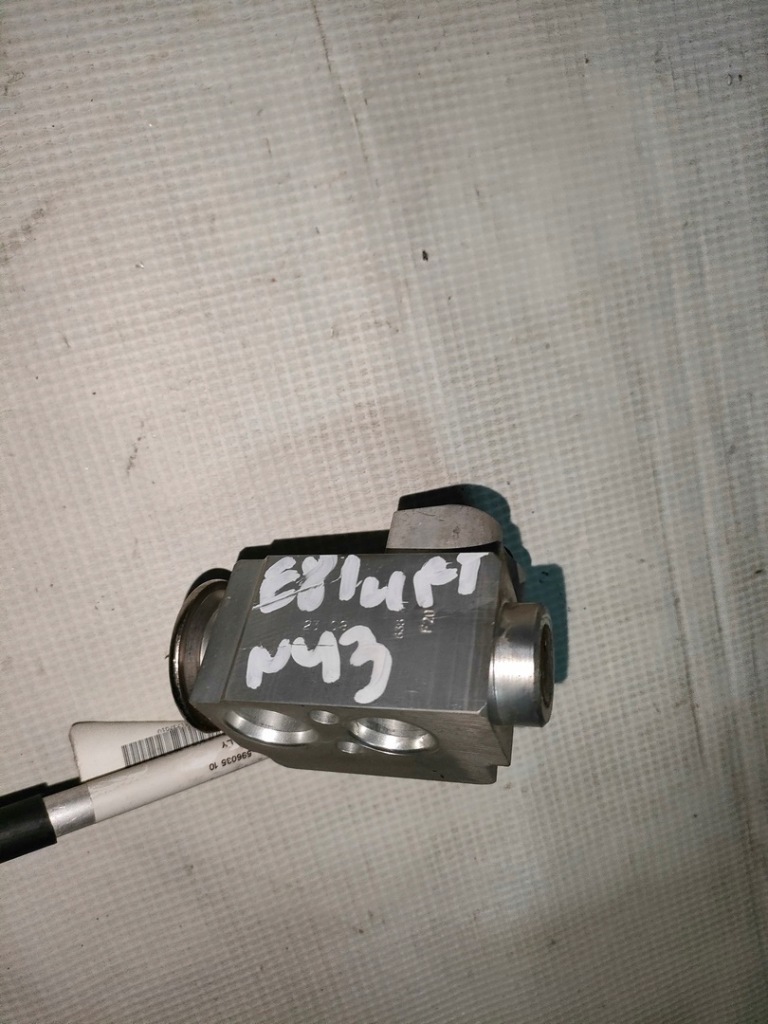 Bmw e87 lift n43 шланг трубка кондиціонера 9151737 Зі Шроту