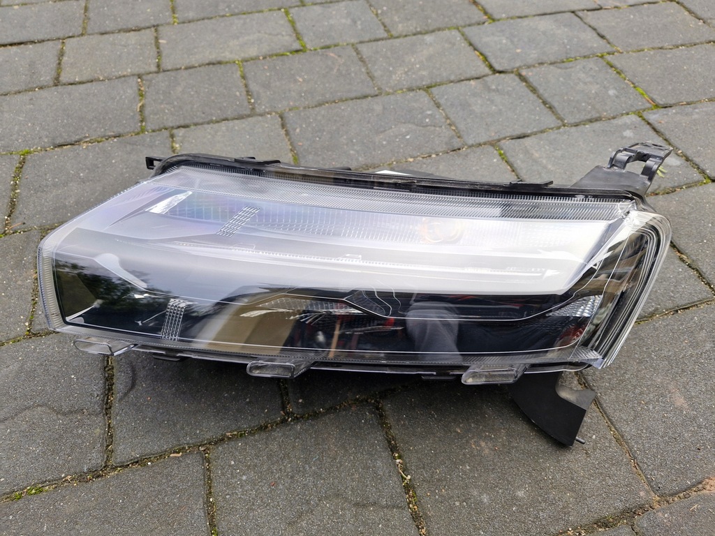 фото №1, Dacia spring ліва лампа led оригінал europa