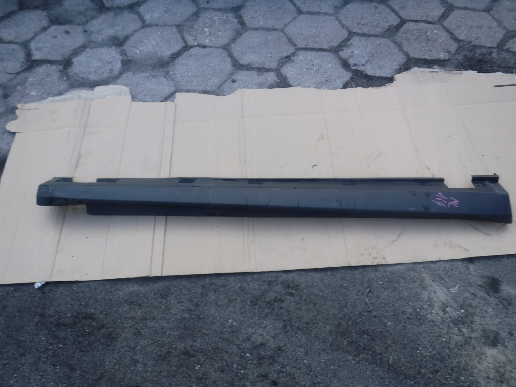 Купити Молдинг поріг права mercedes ml w164 a1646900840