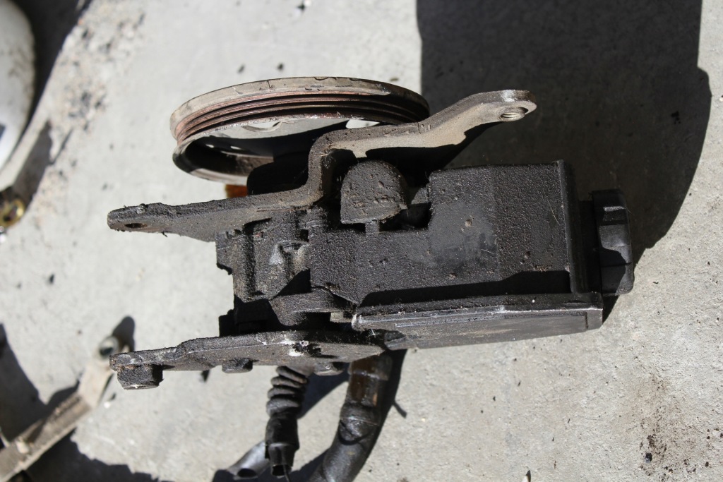 Насос усилителя toyota avensis t22 1.6 4a-fe Цена