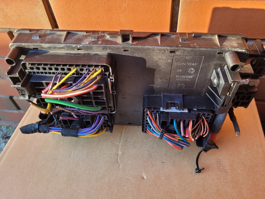 фото №3, Opel insignia a lift коробка запобіжників