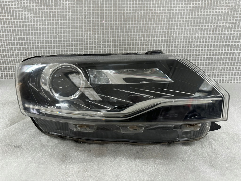 фото №1, Skoda rapid lift права лампа ксенон