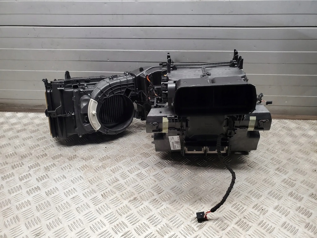 фото №6, Audi sq8 2021 4m1820001aq перед сторона правая отопители oem