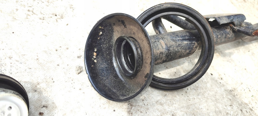 фото №6, Nissan navara d40 lift заливная горловина топлива крышка 2,5 dci 15r